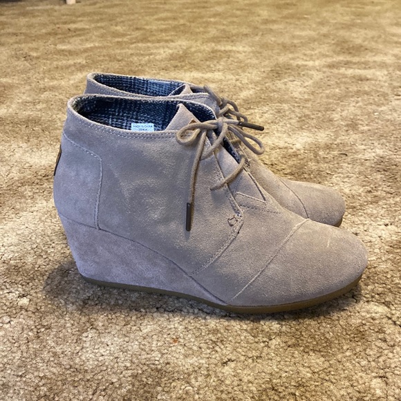 TOMS Desert Wedge Ankle Boots - Picture 2 of 8